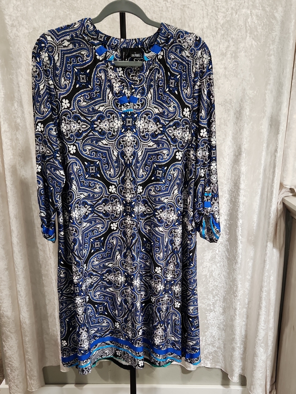 New directions L Blue Paisley-Print Long Sleeve Shift Dress